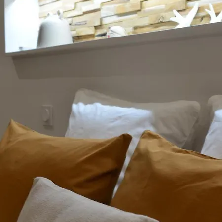 D'hôtes A La Clé Des Champs Bed & Breakfast 3*