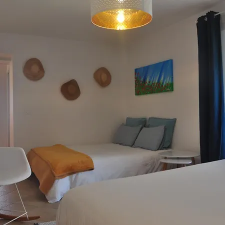 D'hôtes A La Clé Des Champs Bed & Breakfast Varen