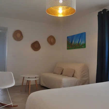 D'hotes A La Cle Des Champs Varen