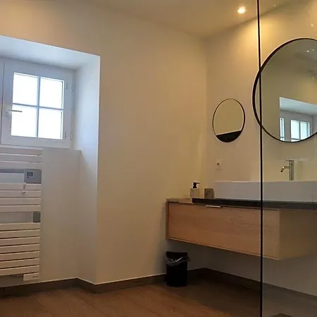 Oda ve Kahvaltı D'hotes A La Cle Des Champs 3*